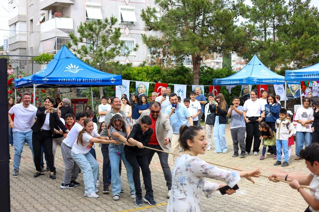Karabağlar’da gençler sınav öncesi moral buldu