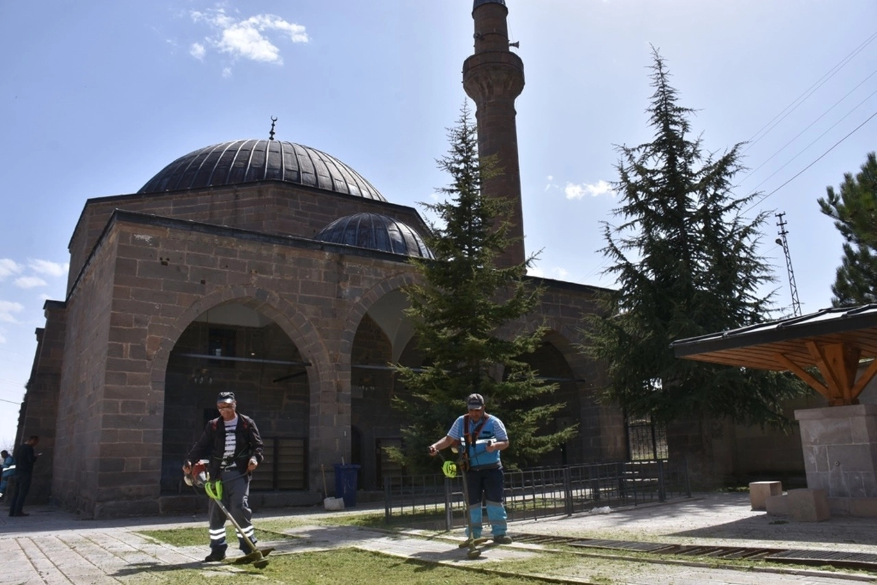 Kayseri Kocasinan’da bayram öncesi hizmet seferberlii