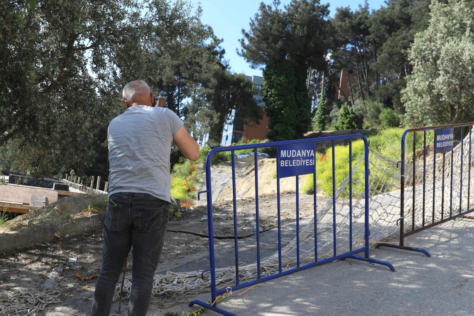 Mudanya Yeni Mahalle’de toprak kayması!