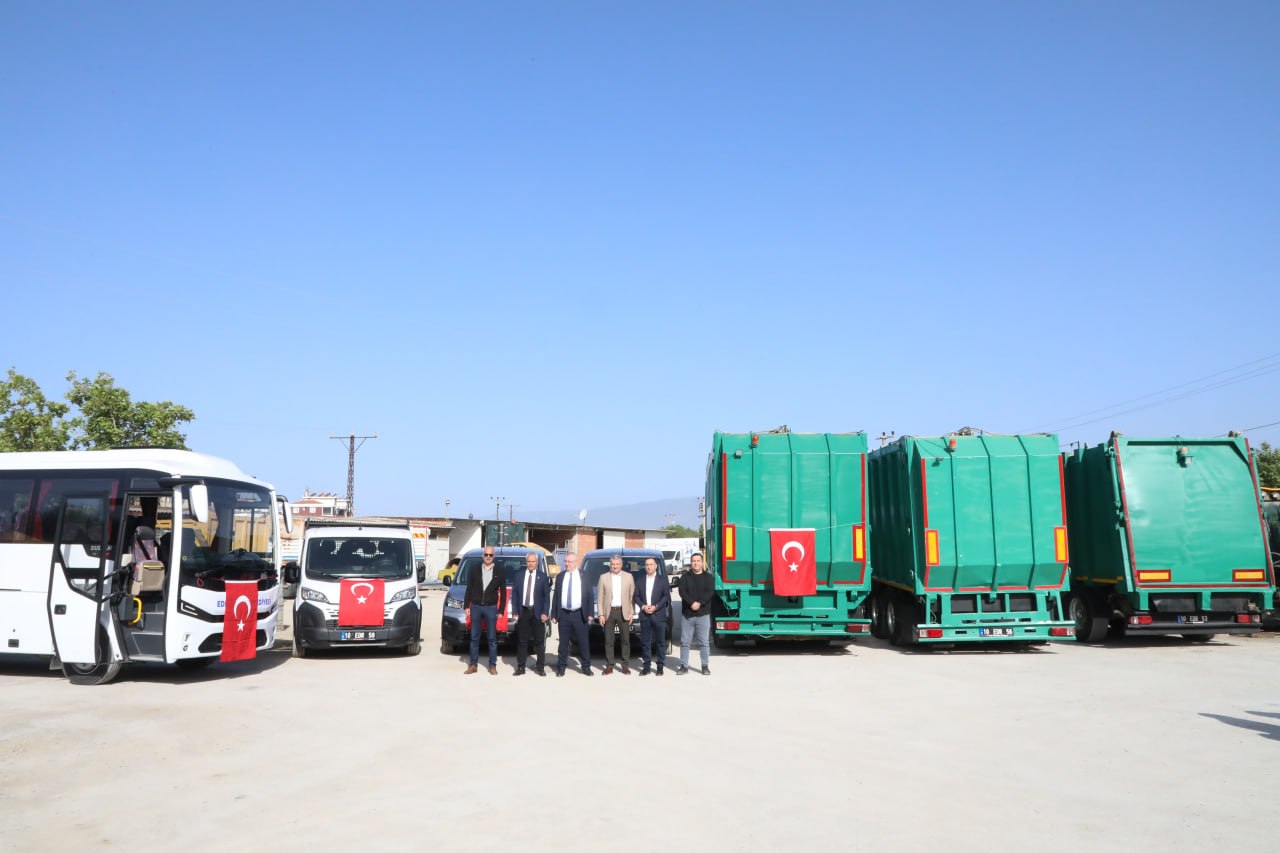 Çöp taşımada yeni dönem: 6 kamyonluk yük tek seferde taşınacak