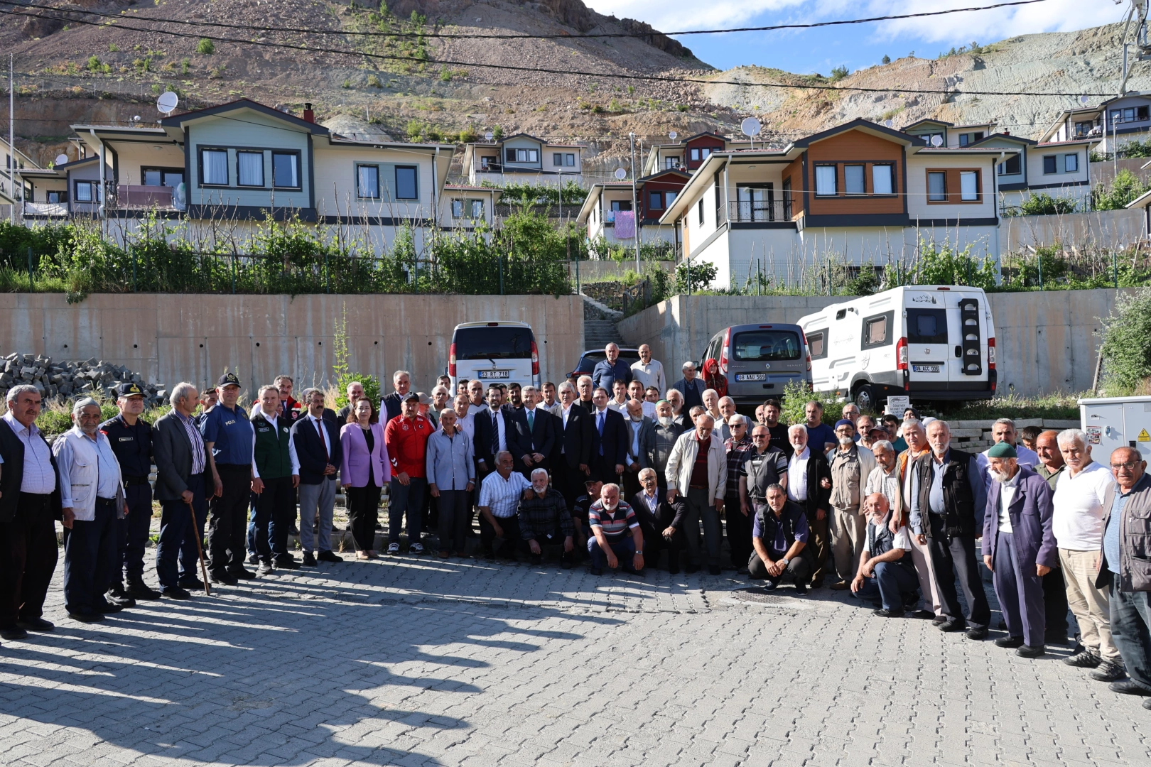 Artvin Valisi Ergün, Yusufeli’yi ziyaret etti