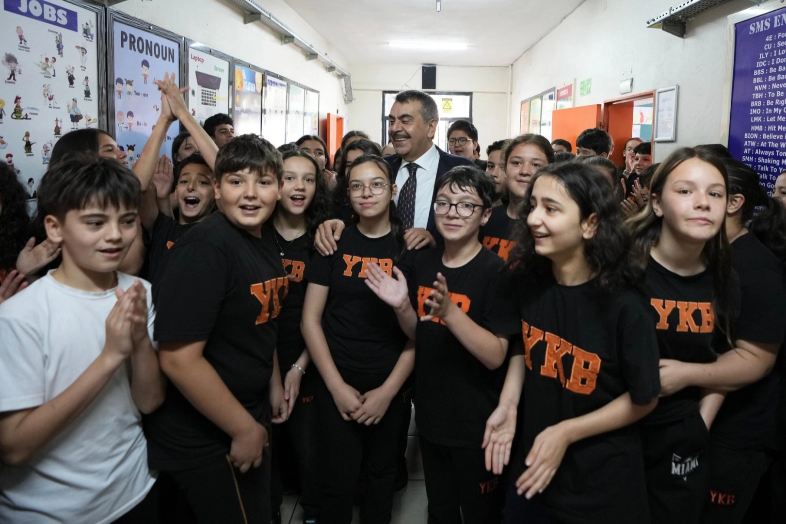 Bursa’da Bakan Tekin’den sürpriz okul ziyareti