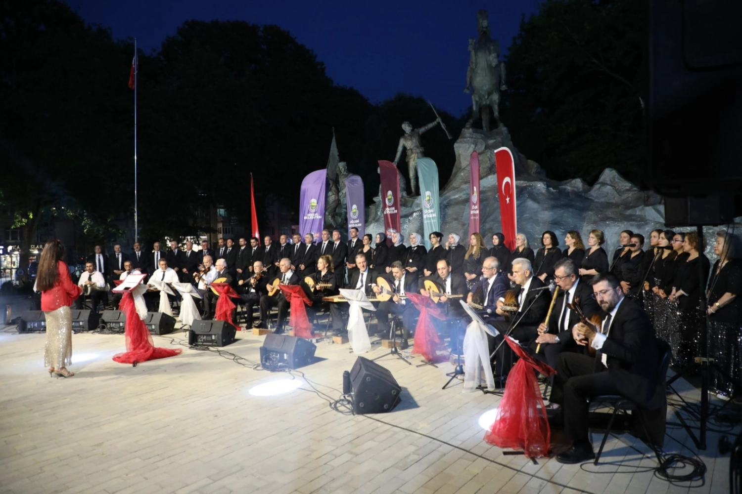Bursa İnegöl’de TSM korosundan unutulmaz konser