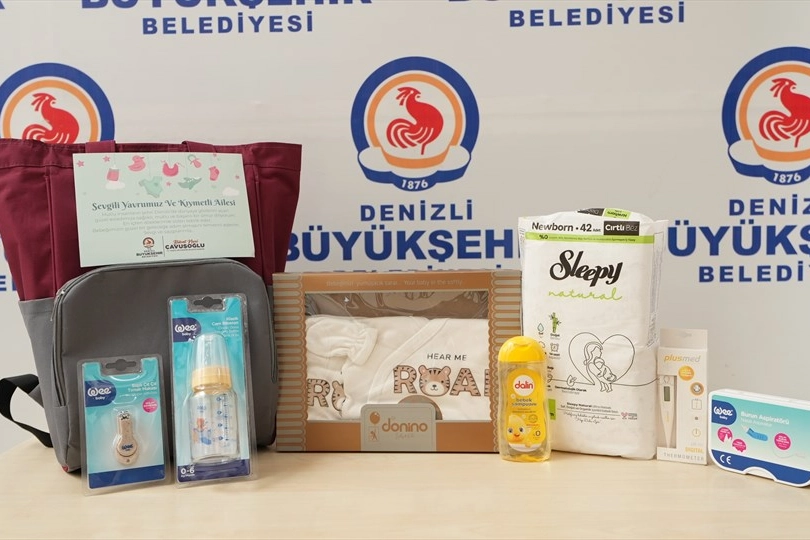 Denizli’de ailelere bebek bezi ve çanta desteği