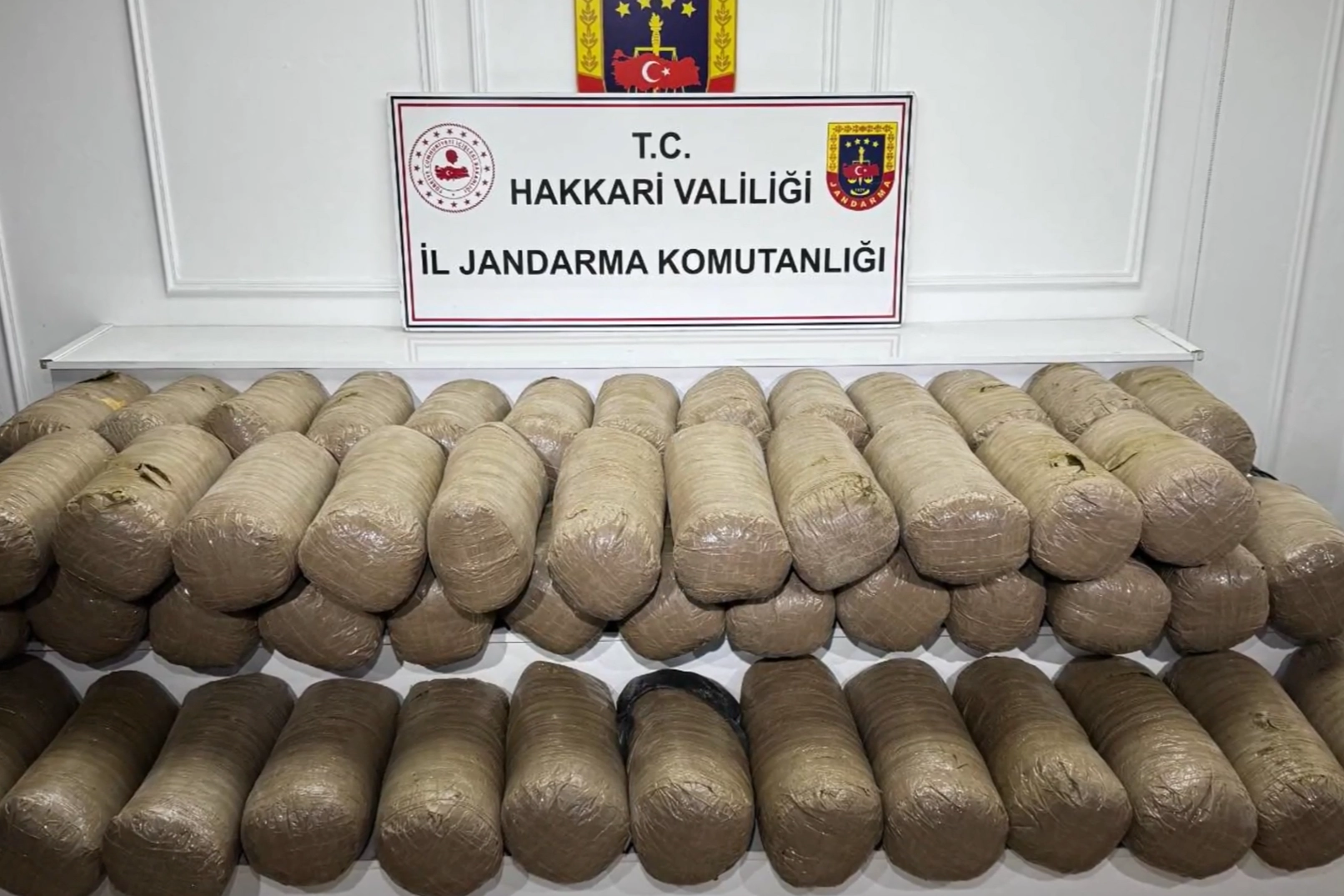 Hakkari’de 503 kilo esrar ele geçirildi