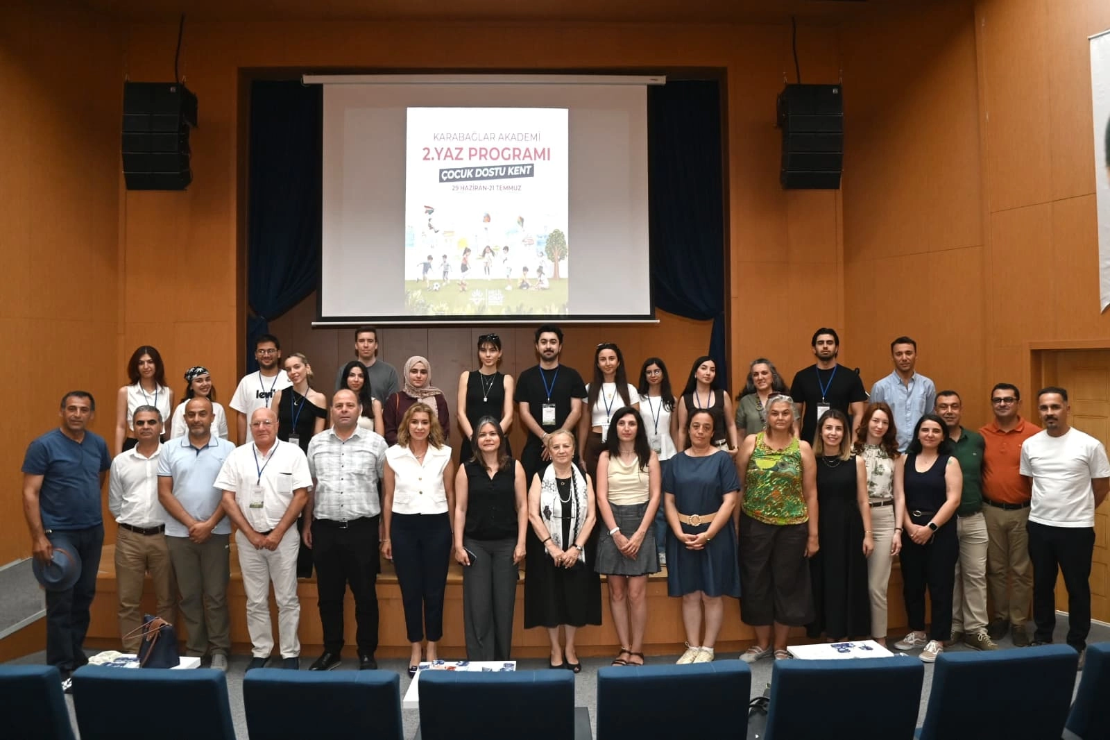 İzmir’de ‘Karabağlar Akademi’nin ikinci yaz programı başladı