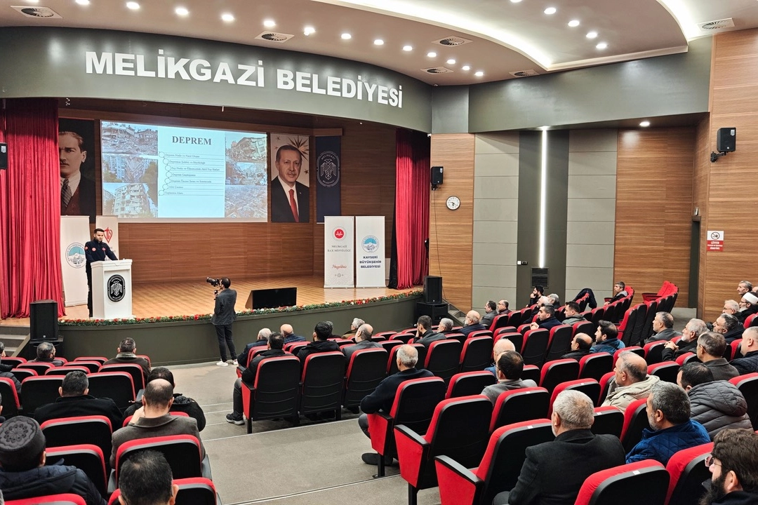 Kayseri Büyükşehir’den din görevlilerine afet eğitimi