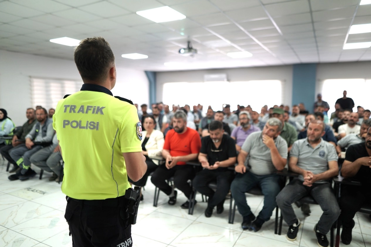 Kayseri Melikgazi’den saha çalışanlarına trafik eğitimi