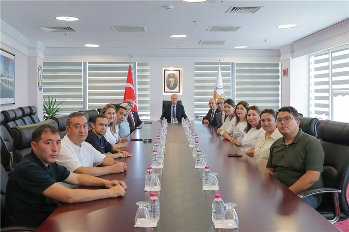 Kazakistanlı hekimler Trakya Üniversitesi’nde eğitimlerini tamamladı