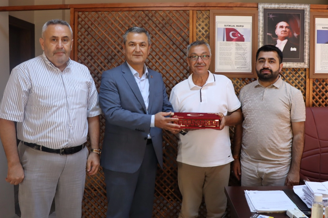 Kocaeli İzmit’te muhtarlara doğum günü ziyareti