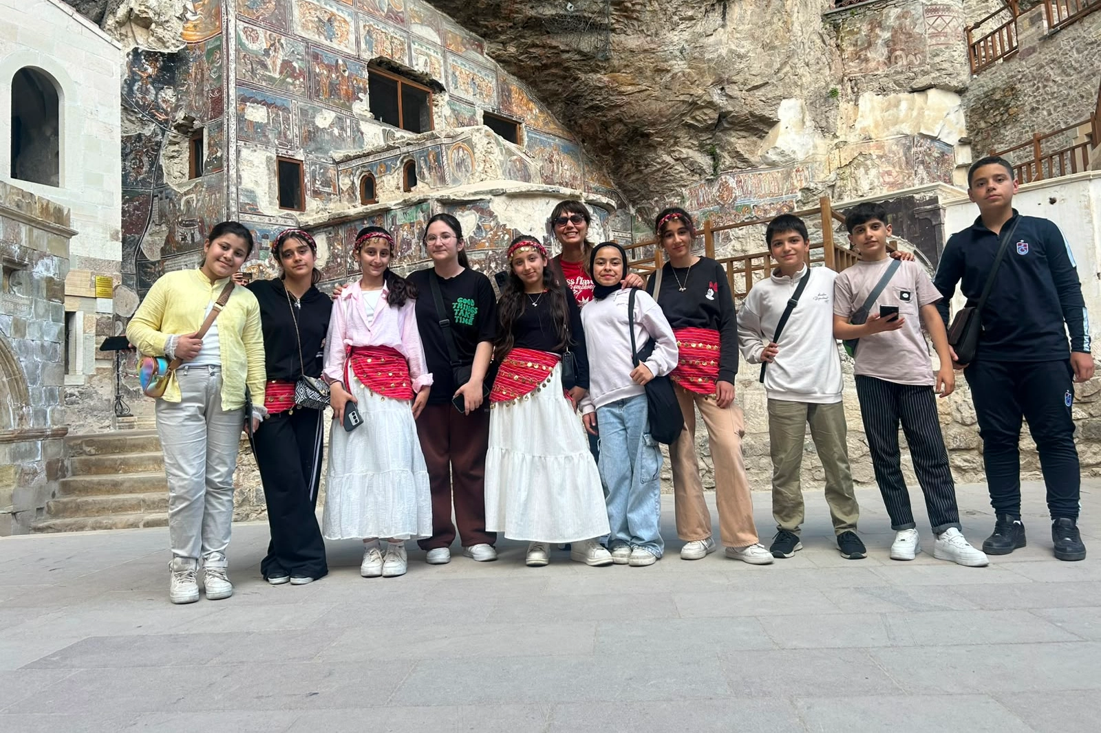 Mardin’den Karadeniz’e sanat köprüsü: Yeşilli YBO Korosu tarih yazdı!