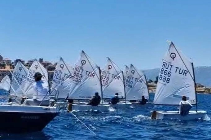 Sahil Güvenlik Kupası için yelkenler Foça’da şişti