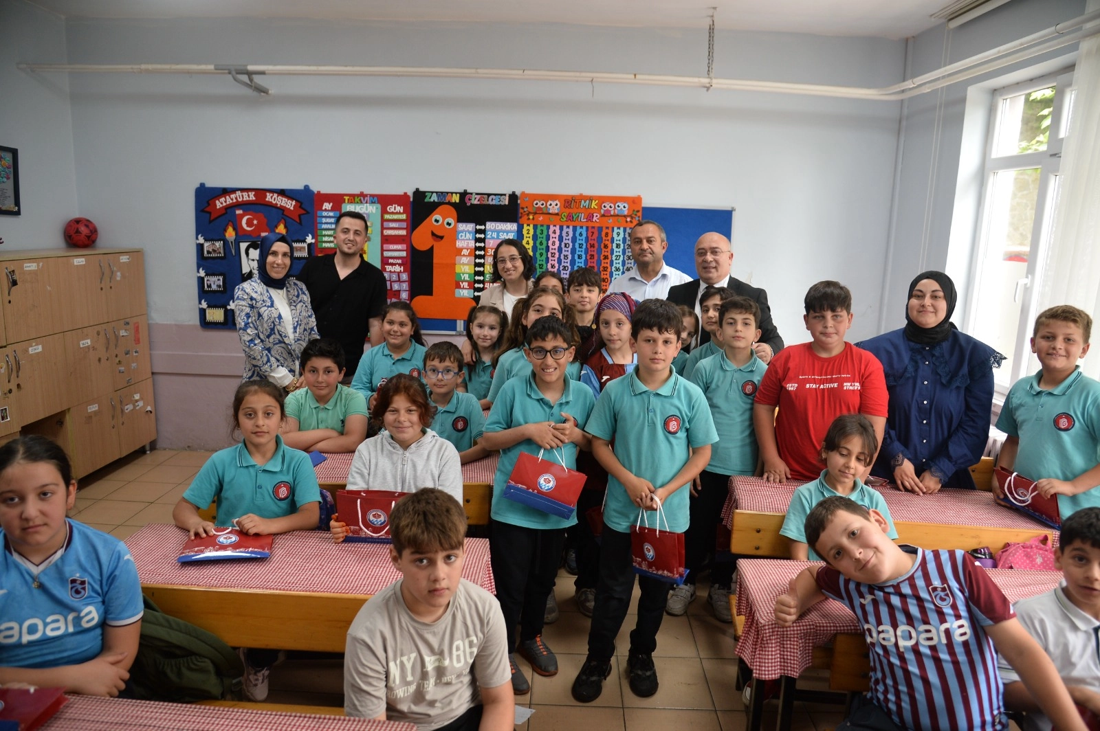 Trabzon Büyükşehir’in ‘Akran Nezaketi’ eğitimleri sürüyor