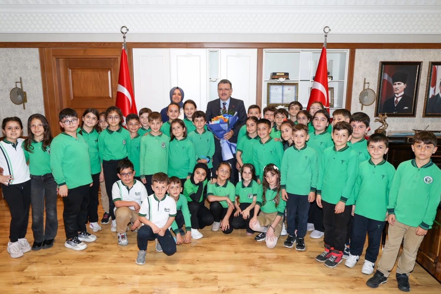 Trabzon’da Başkan Genç’ten minik misafirlerine maç sözü!