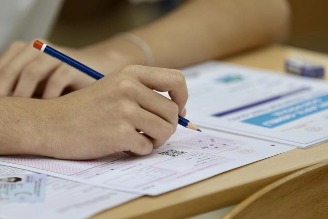 YKS’de ikinci oturum… AYT başladı, gözler öğleden sonra yapılacak YDT’de
