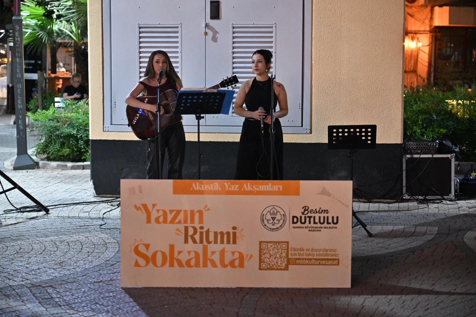 Akustik Yaz Akşamları ile müziğin ritmi Manisa’da
