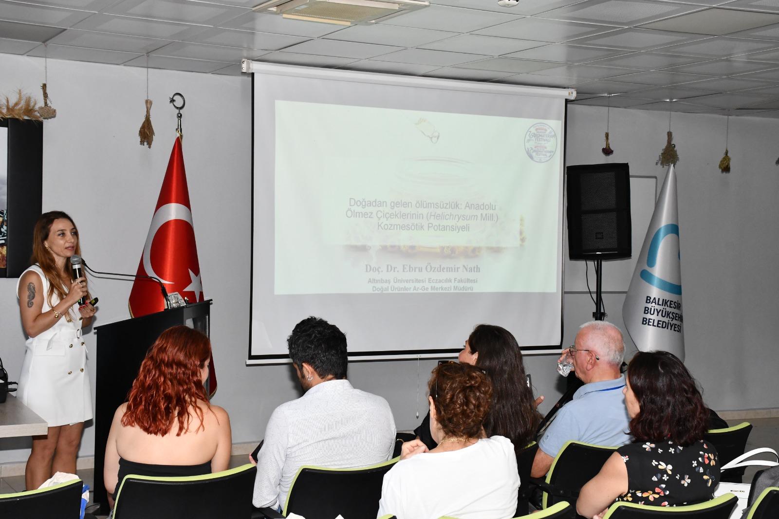 Anadolu Ölmez Çiçeklerinin kozmesotik potansiyeli BAÇEM’de konuşuldu
