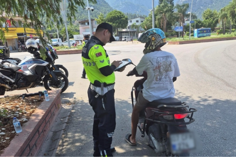 Antalya’da motosiklet denetimi: Bir haftada 4 bin 150 sürücü kontrol edildi