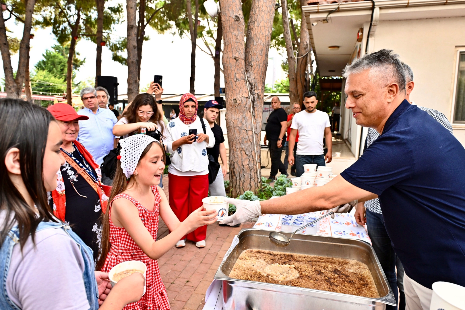 Antalya Muratpaşa’da ‘engelsiz’ ikram