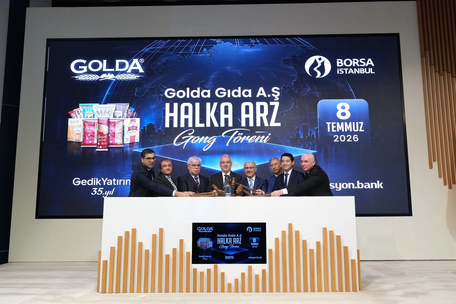 Bu kez gong ‘Gold Gıda’ için çaldı