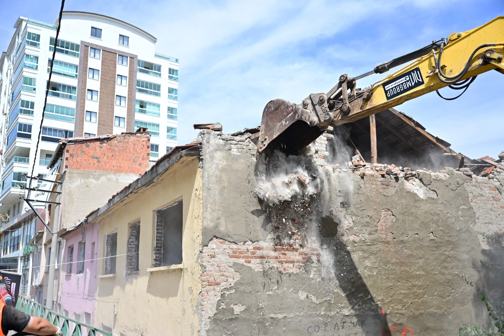Bursa Yıldırım’da Sinandede dönüşümünde ilk kepçe