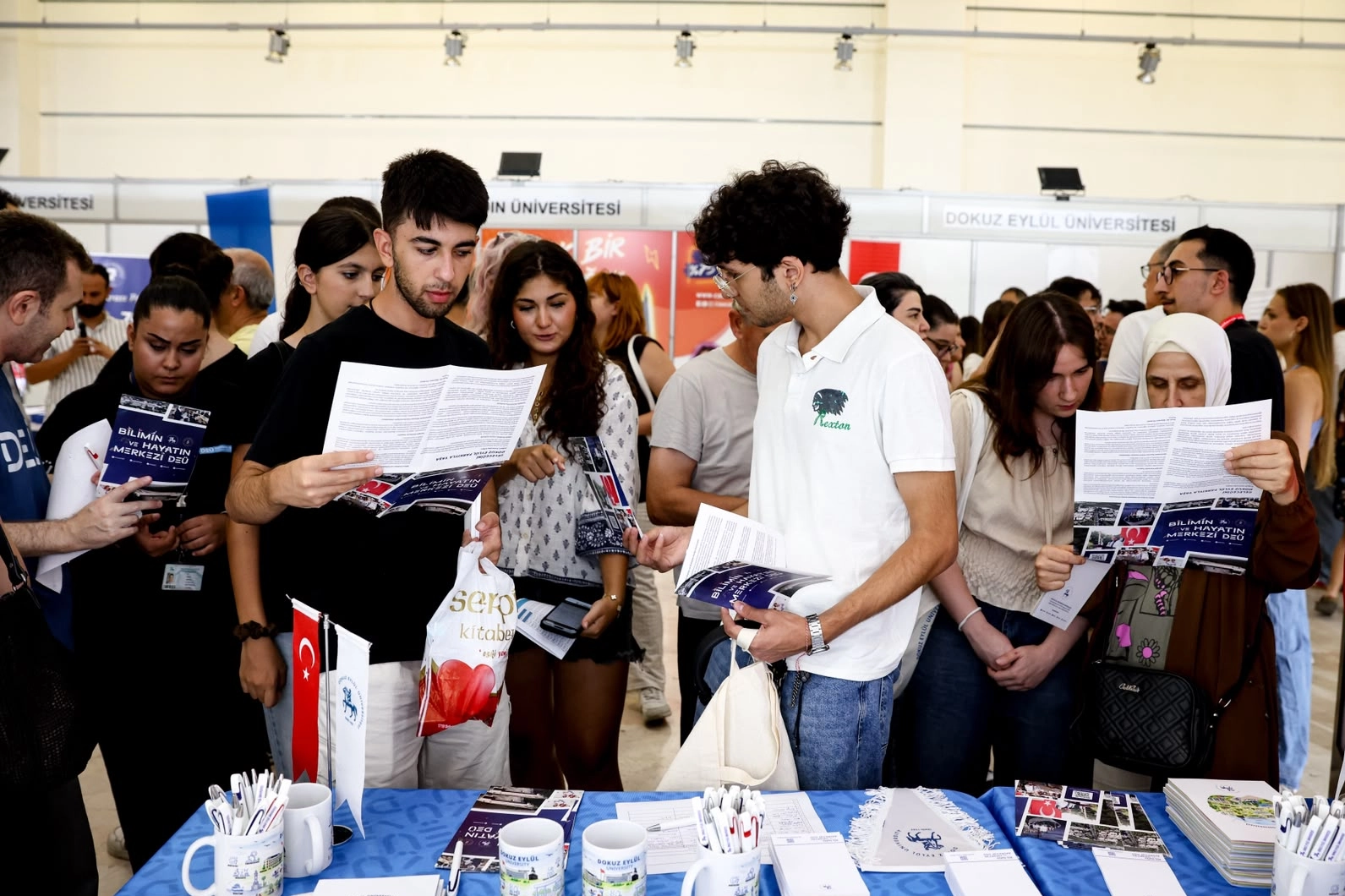 DEÜ İzmir Üniversite Tercih Fuarı’nda boy gösterdi