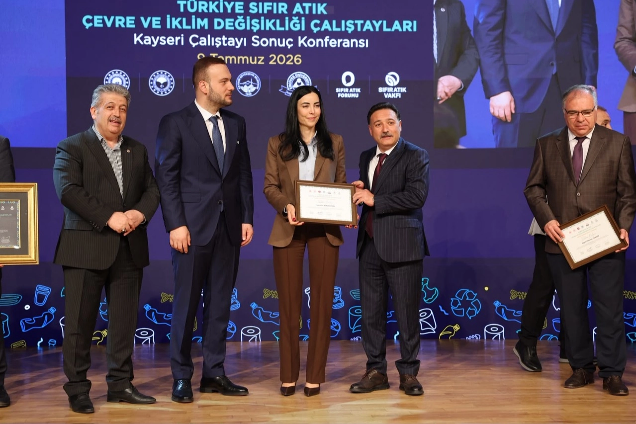 Kayseri Büyükşehir’e ‘sıfır atık’ plaketi