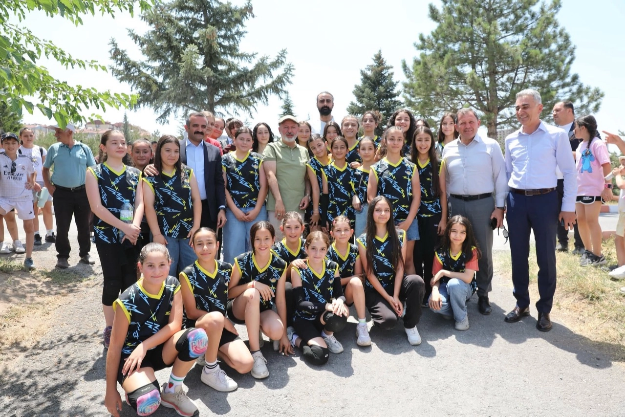 Kayseri Kocasinan’da Kocaburger’e büyük ilgi