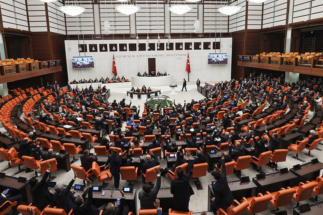 TBMM’de öğrenci affı teklifinde ilk 13 madde kabul edildi… Akademik sahteciliğe ağır yaptırım