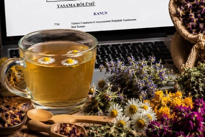 Tıbbi bitki çaylarına sıkı düzenleme… Sadece eczanelerde satılacak, ruhsat zorunlu oldu!