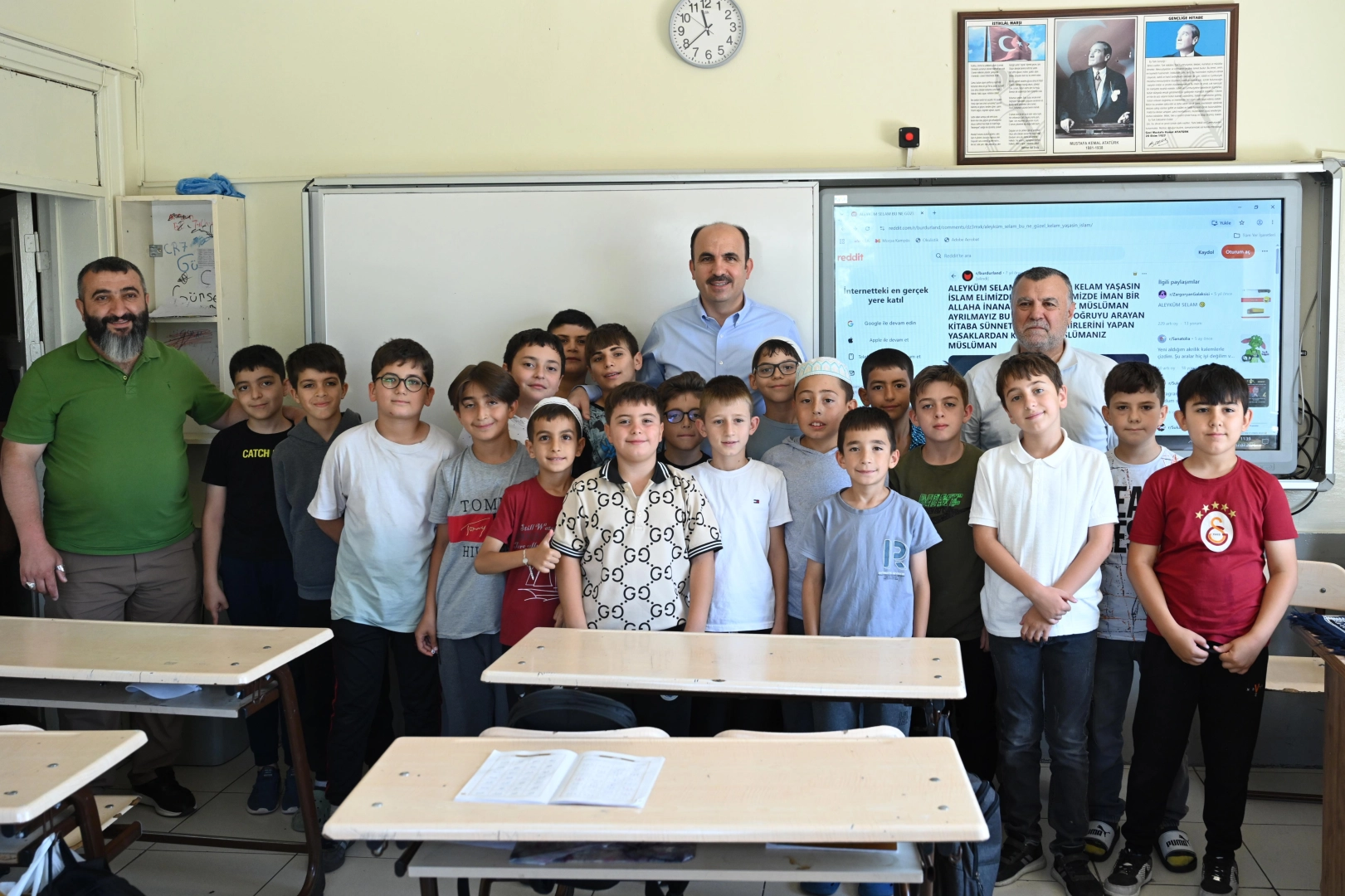 Konya’da Başkan Altay hafızlık eğitimi alan kursiyerlerle buluştu