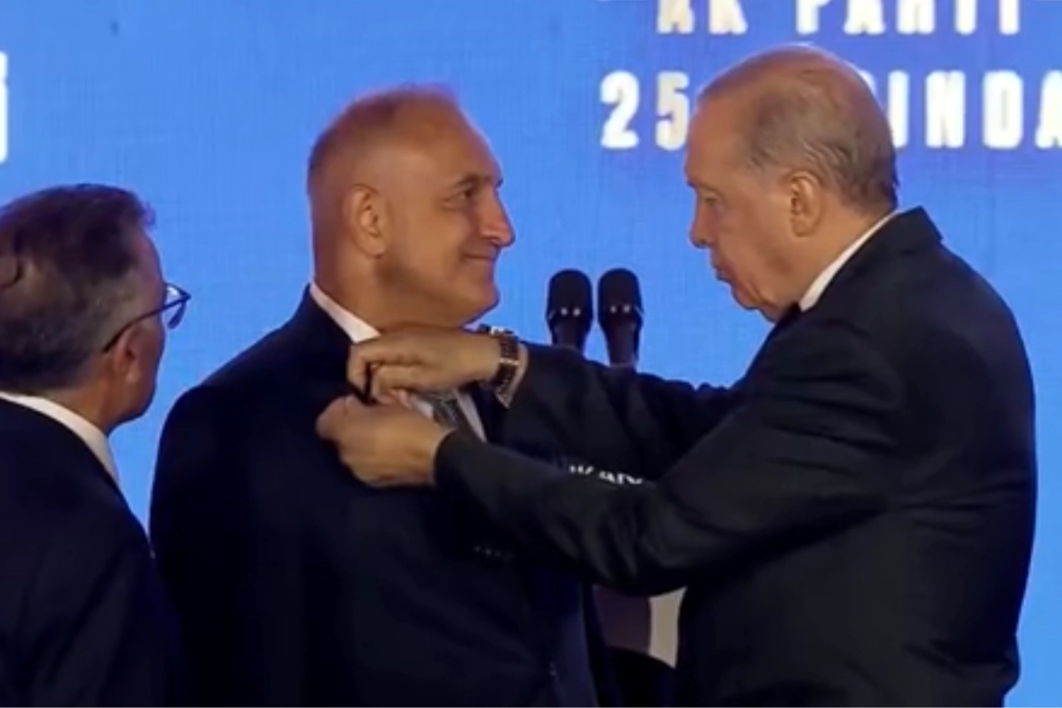 25. yıl programında AK Parti’ye 10 yeni katılım
