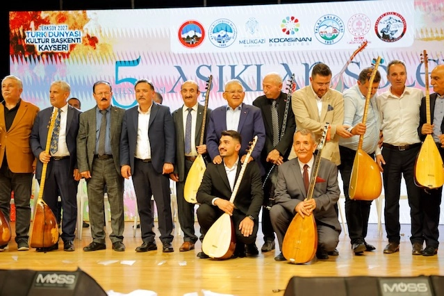 5. Uluslararası Âşıklar Şöleni’nde renkli görüntüler