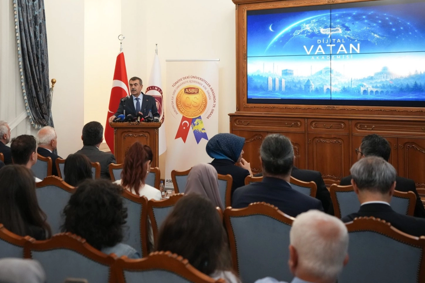 Bakan Tekin’den ‘dijital vatan’ dersi