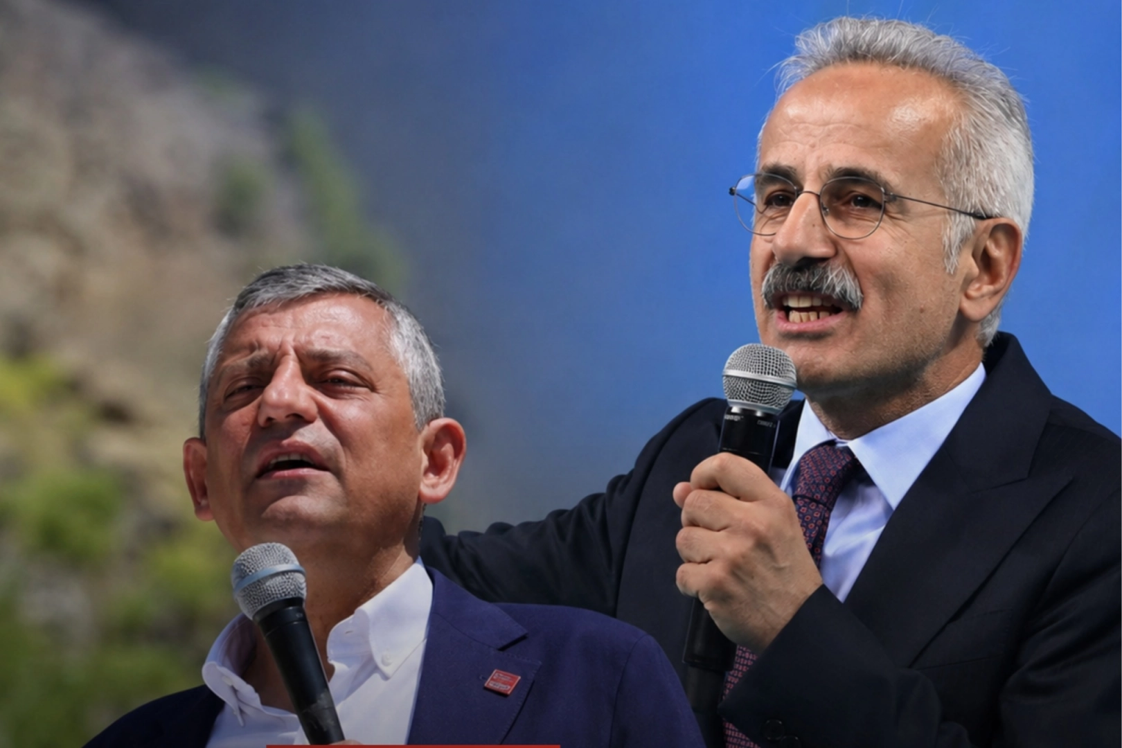 Bakan Uraloğlu’ndan Özgür Özel’e köprü ve otoyol tepkisi… Hayalleriniz dahi ulaşamaz!