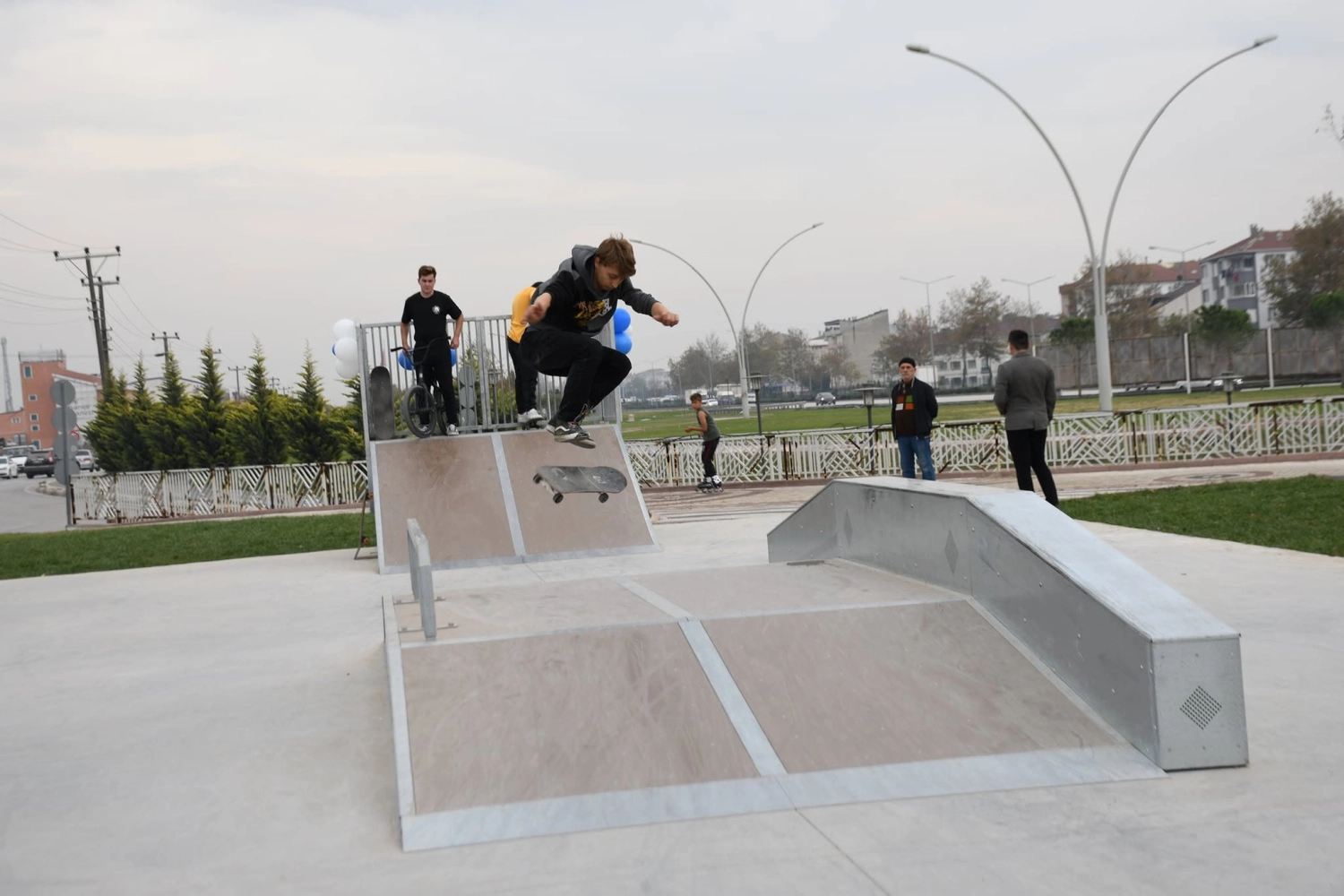 Bursa’da İnegöllü gençlere yeni kaykay park
