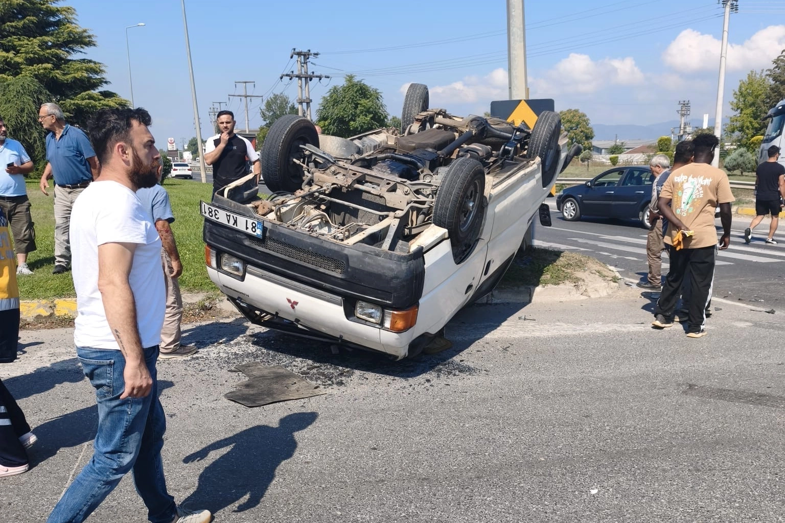 D-100 Karayolu Hal Kavşağı’nda kaza: 2 yaralı