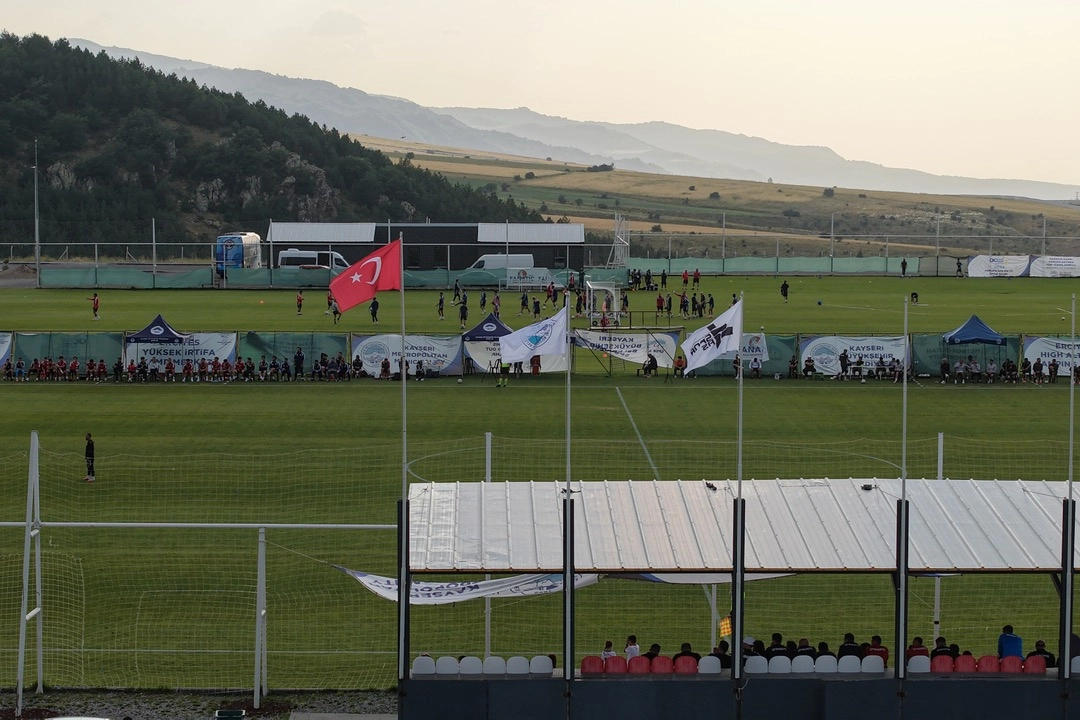 Erciyes Yüksek İrtifa Kamp Merkezi’ne büyük ilgi