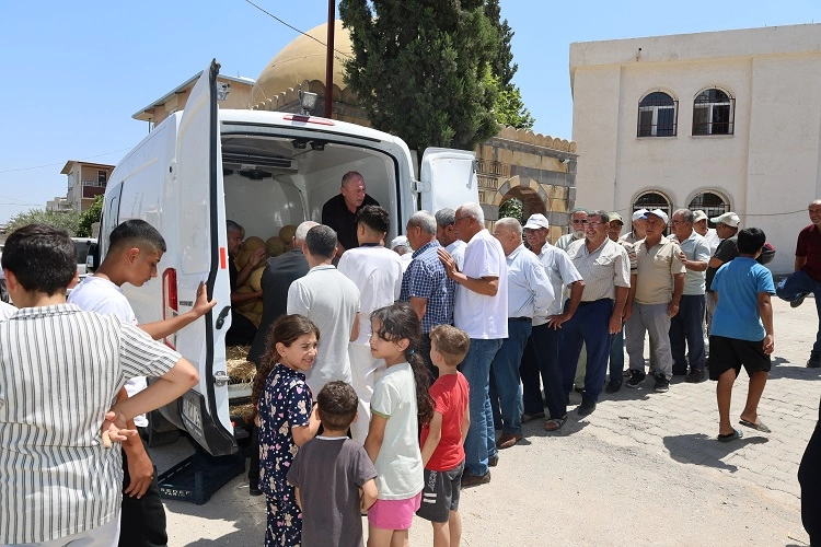 Hatay Büyükşehir’den vatandaşlara 100 ton kavun