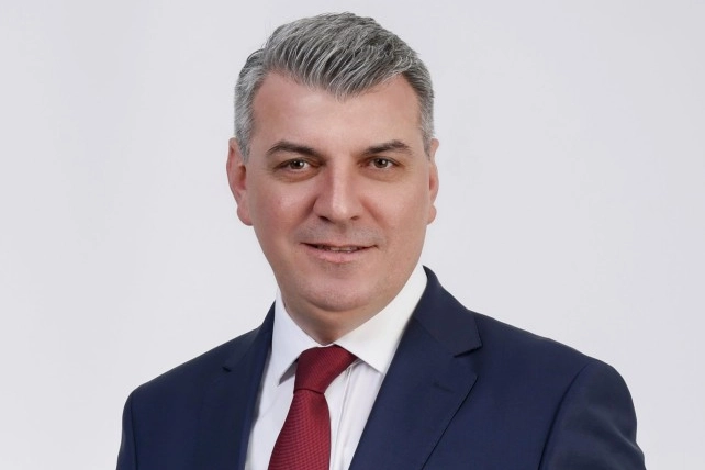 İzmit Belediyesi’nde iki yeni başkan yardımcısı göreve başladı