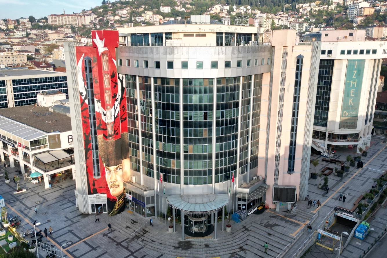 İzmit Belediyesi’nden Ruhsat Müdürlüğü iddialarına açıklama