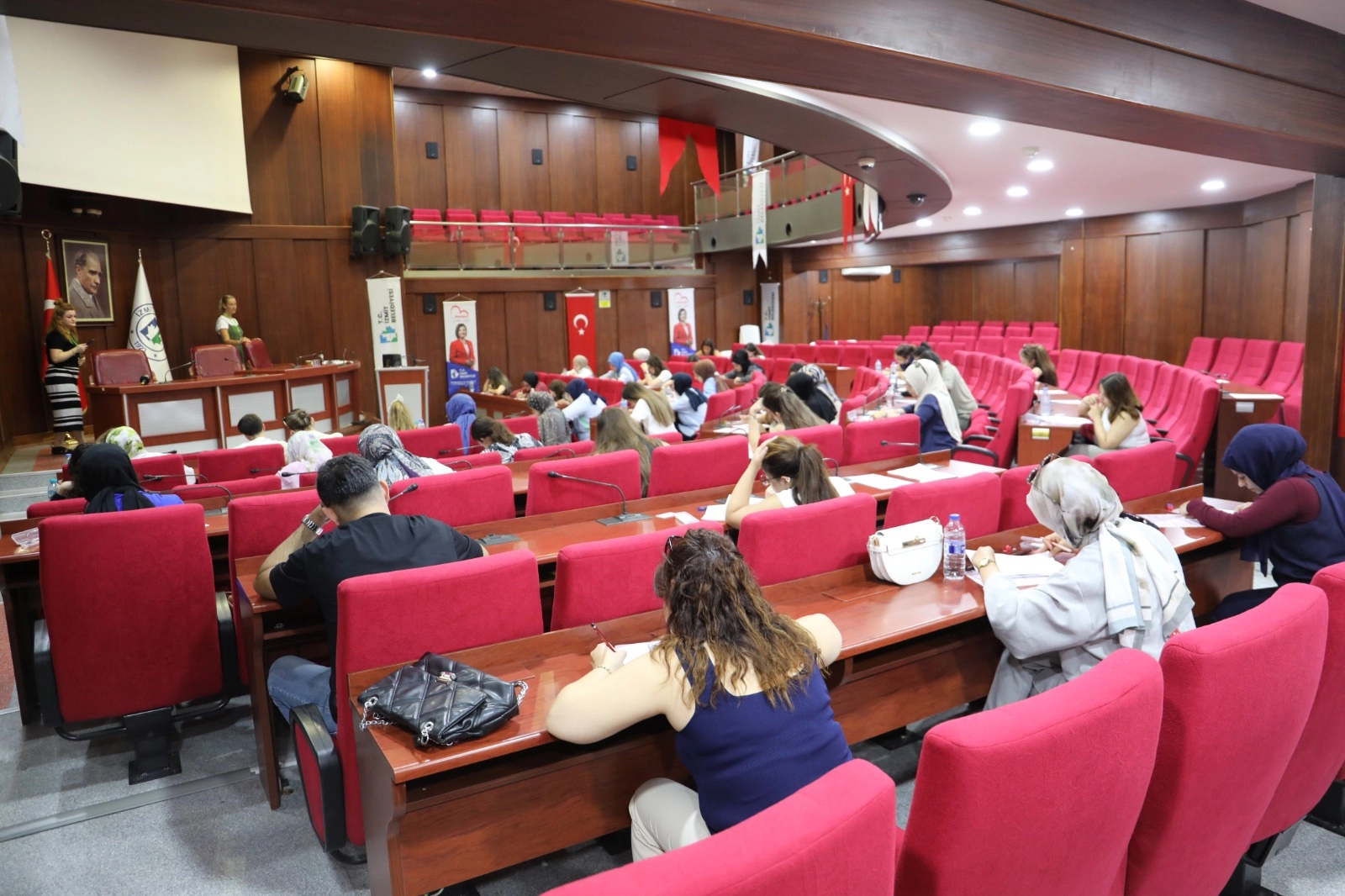 İzmit Belediyesi’nin öğretmen sınavına adaylardan övgü