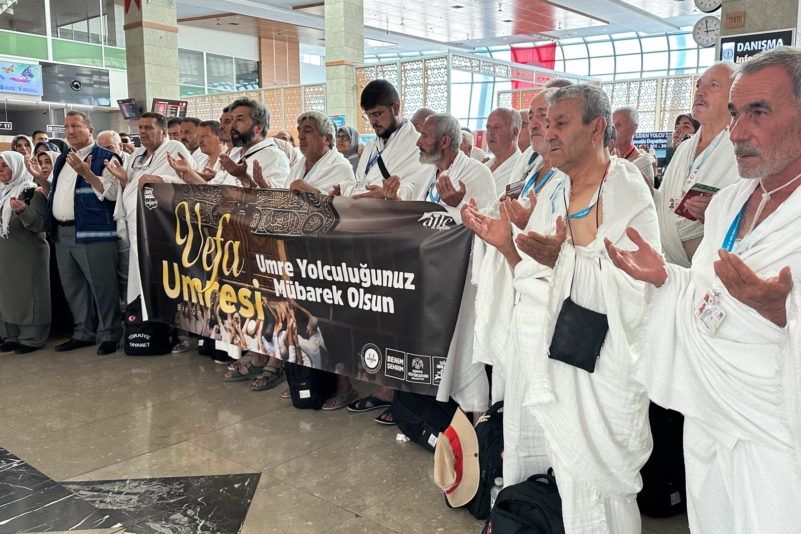Konya’dan ‘Vefa Umresi’nin ilk kafilesi uğurlandı
