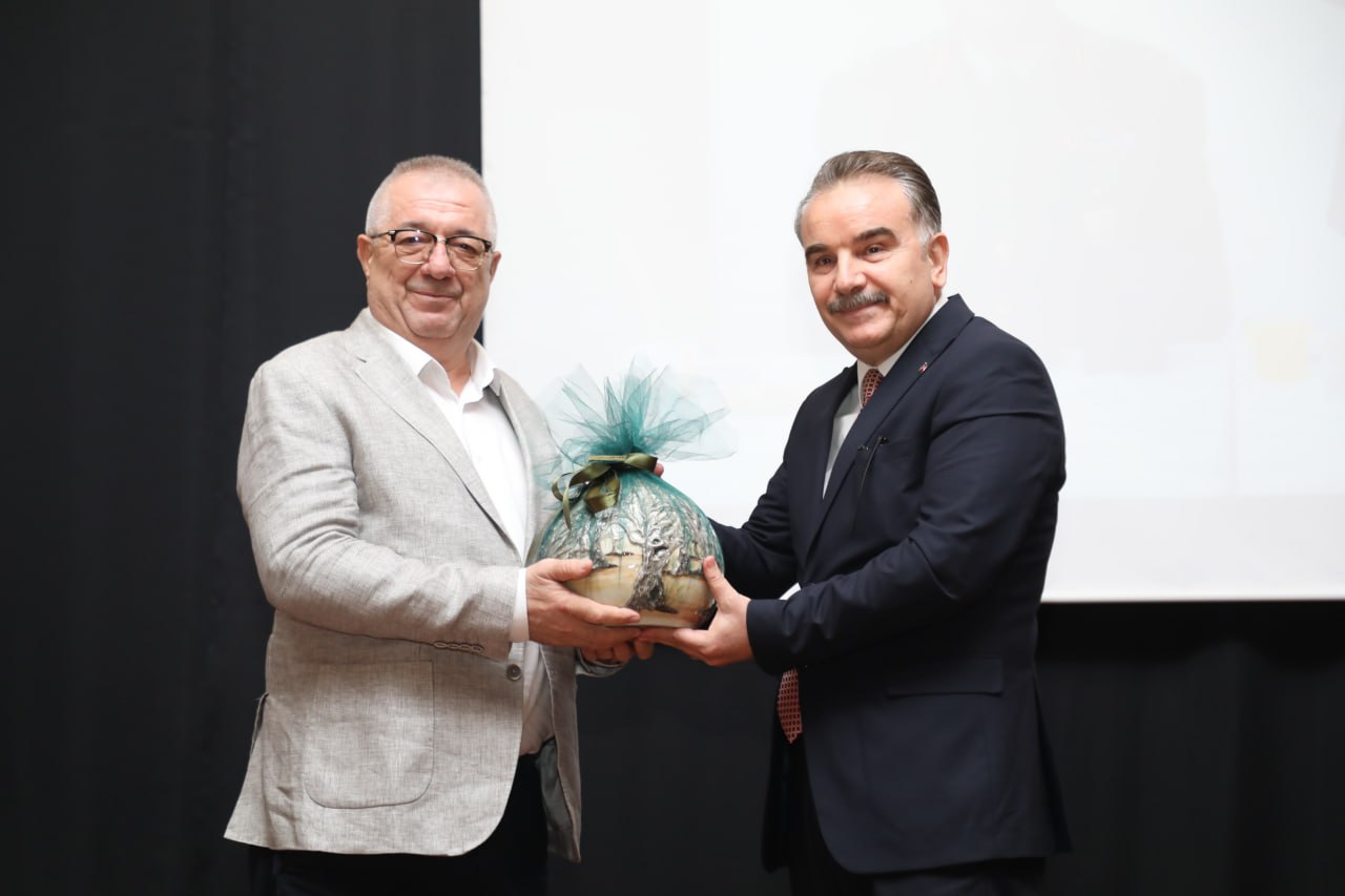 Edremit Kaymakamı Ahmet Odabaş’a vefa gecesi