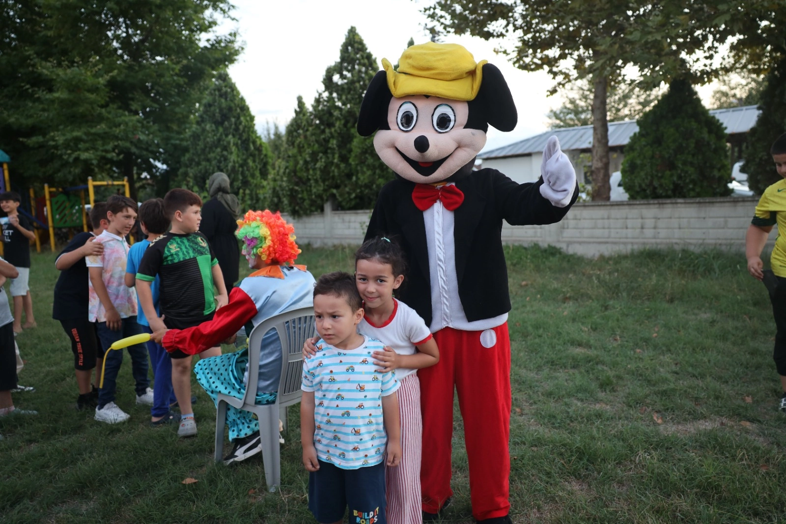 Sakarya’da ‘Mutluluk Tırı’ mahalle mahalle geziyor