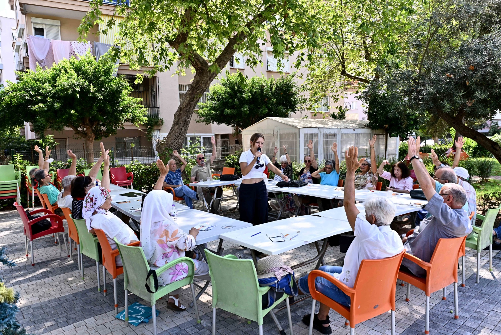 Alzheimer farkındalığı için Muratpaşa’da yaşlı evlerinde buluşuldu