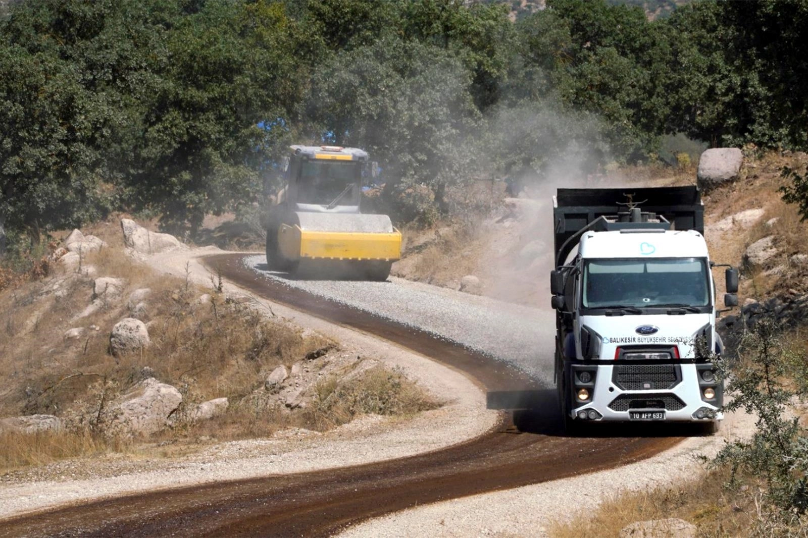 Balıkesir’de Dursunbey’de ulaşım konforunu artırıyor