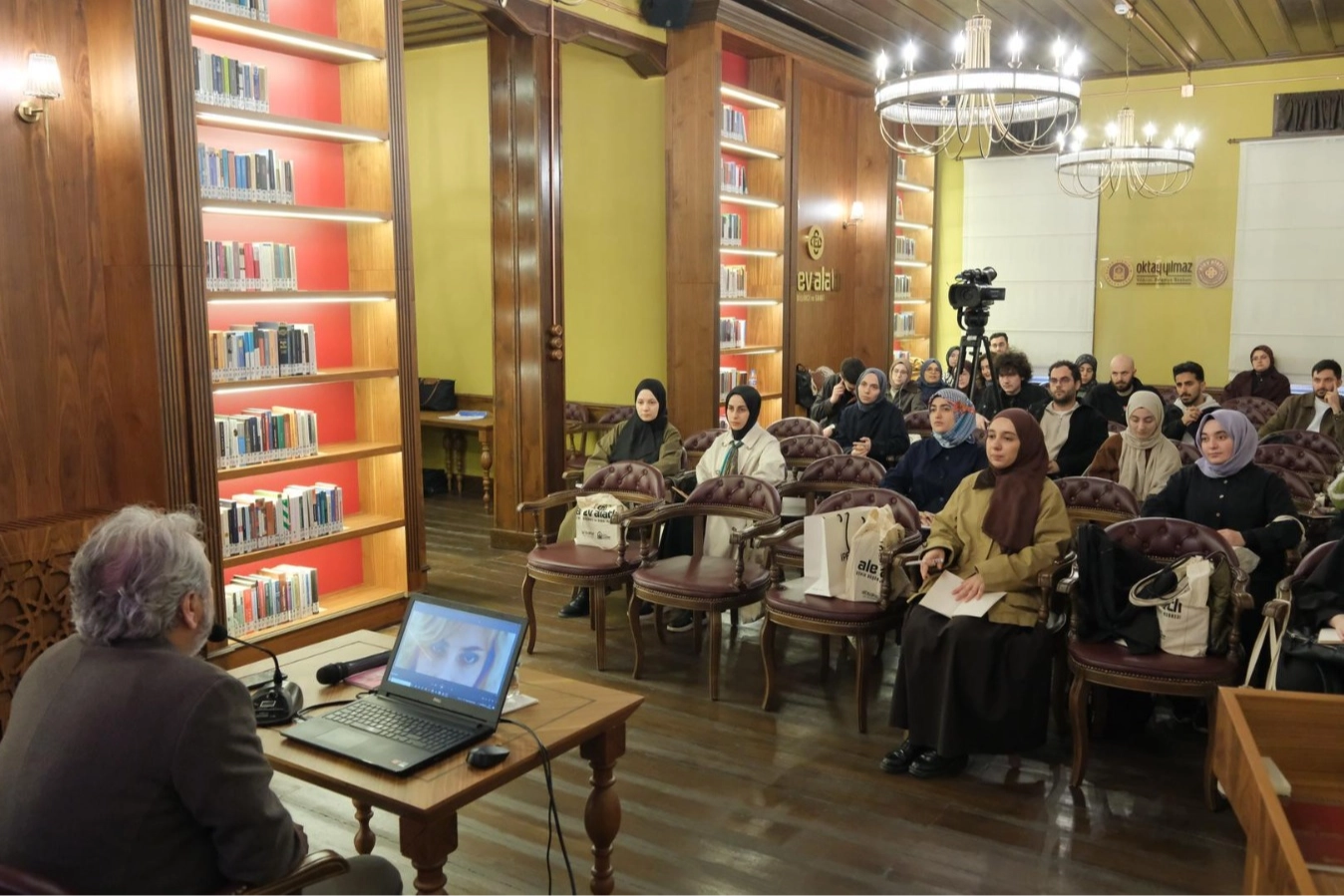 Bursa Yıldırım’da düşünce ve sanatın yeni adresi Alev Alatlı oldu