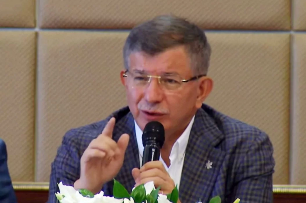 Davutoğlu hakkında ‘Cumhurbaşkanına hakaret’ iddiasıyla soruşturma