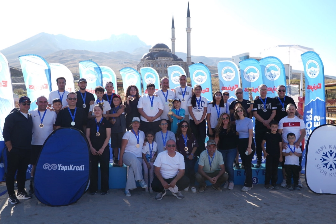 Erciyes’te plaj voleybolu turnuvası
